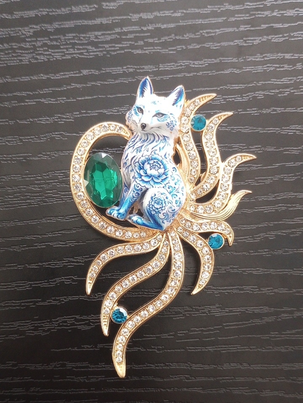 Delft Blue White and Golden Fox Enamel Rhinestone Brooch Pin
